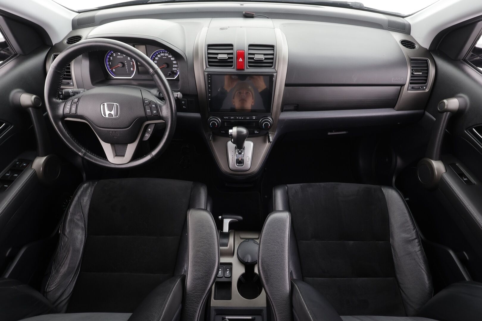 Honda CR-V 2012 2,0 Elegance AT Business * Suomi-auto / Juuri katsastettu! / Vakkari / P.tutka / Navi / Koukku / Lohkolämmitin * - Kahdet renkaat aluvanteilla - HULLU BLACKWEEK KORKOTARJOUS 2,49%