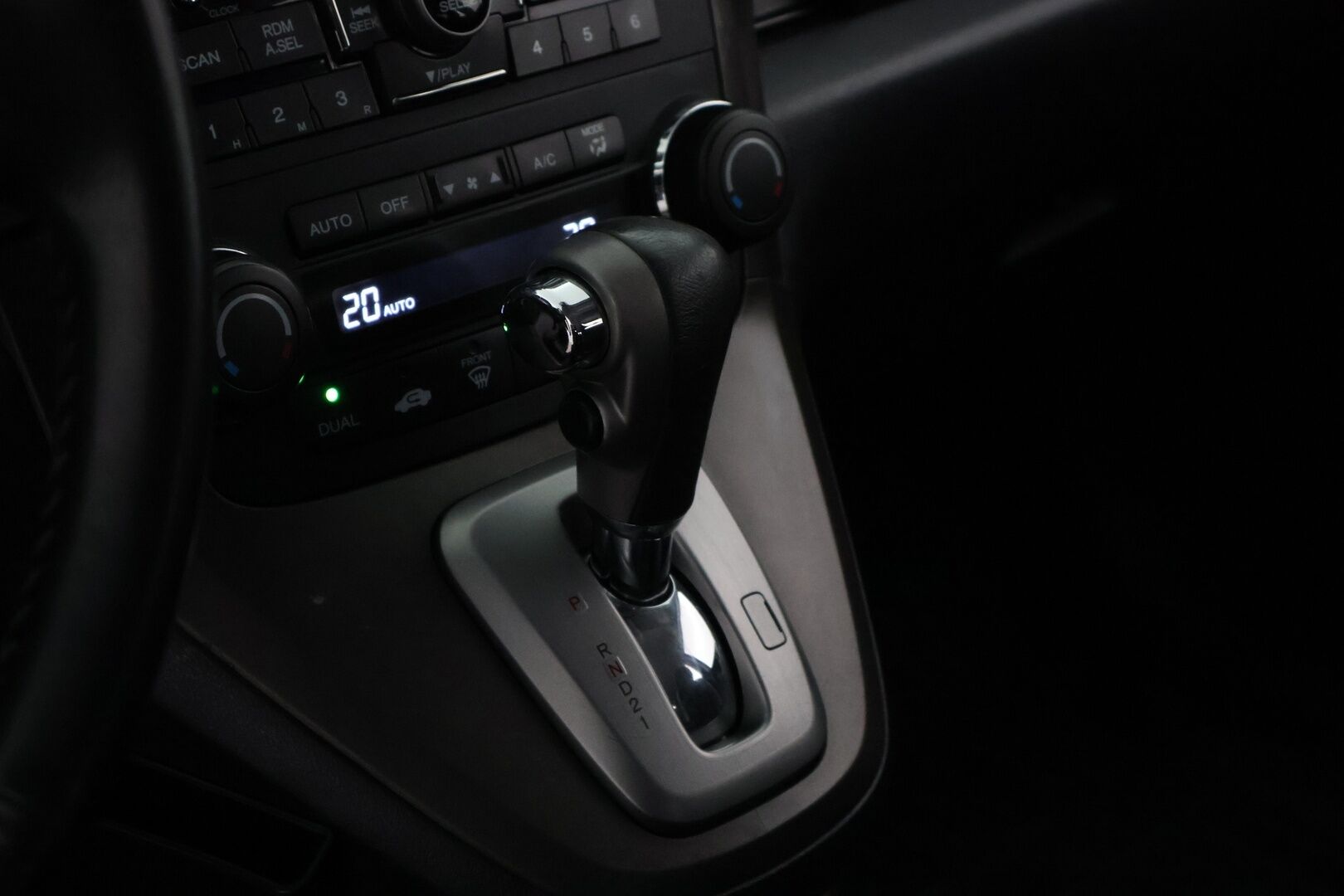 Honda CR-V 2013 2,2 i-DTEC Elegance Lifestyle AT 4WD Business - | Lohko | Xenon  | P.tutka | Vakkari | Nahka-alcantara | 2x Vanteet ja renkaat |