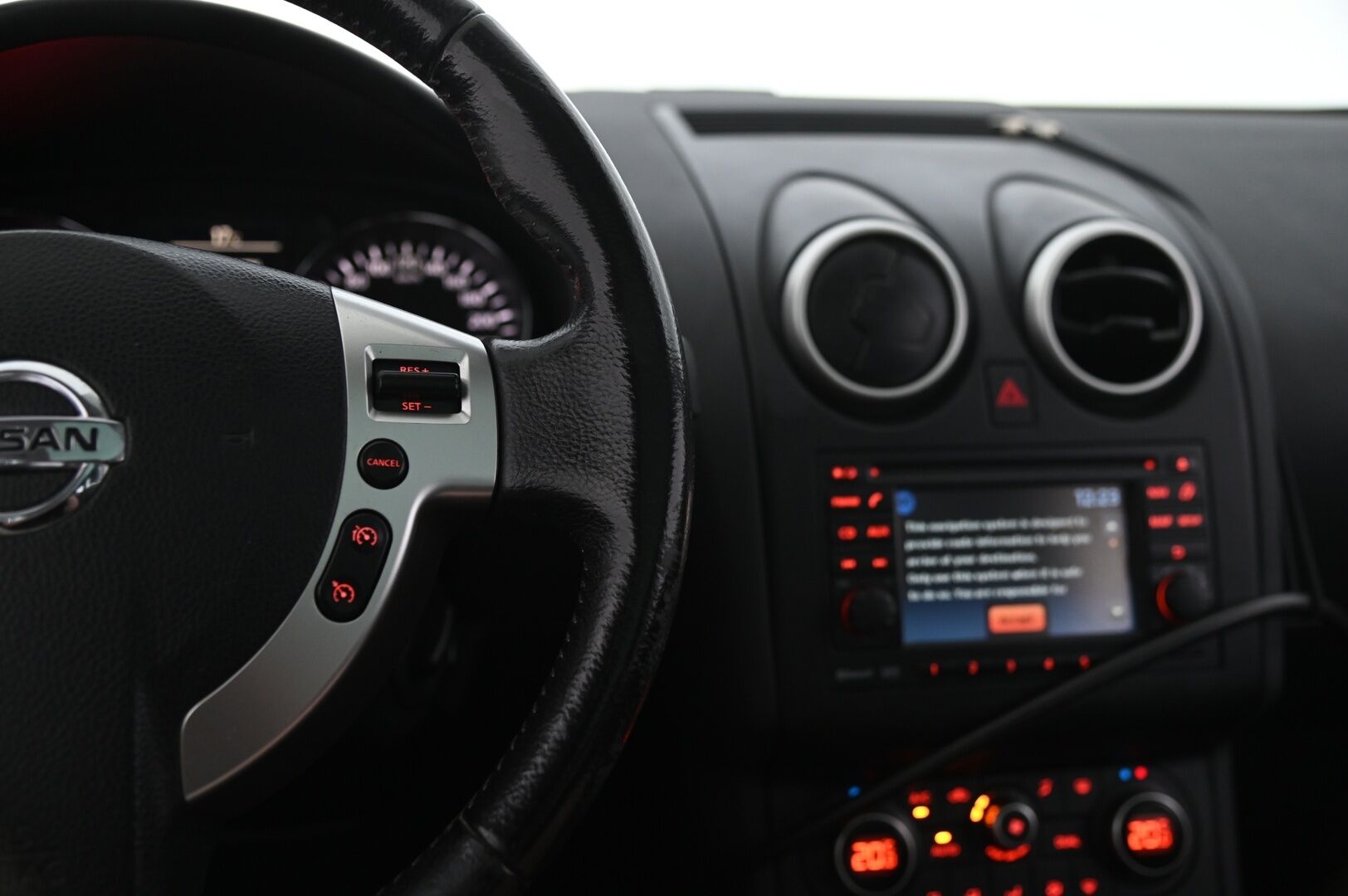 Nissan Qashqai+2 2012 1,6dCi DPF Stop / Start System Tekna 4WD 6M/T 17" MY12 - Myydään Huutokaupat.com