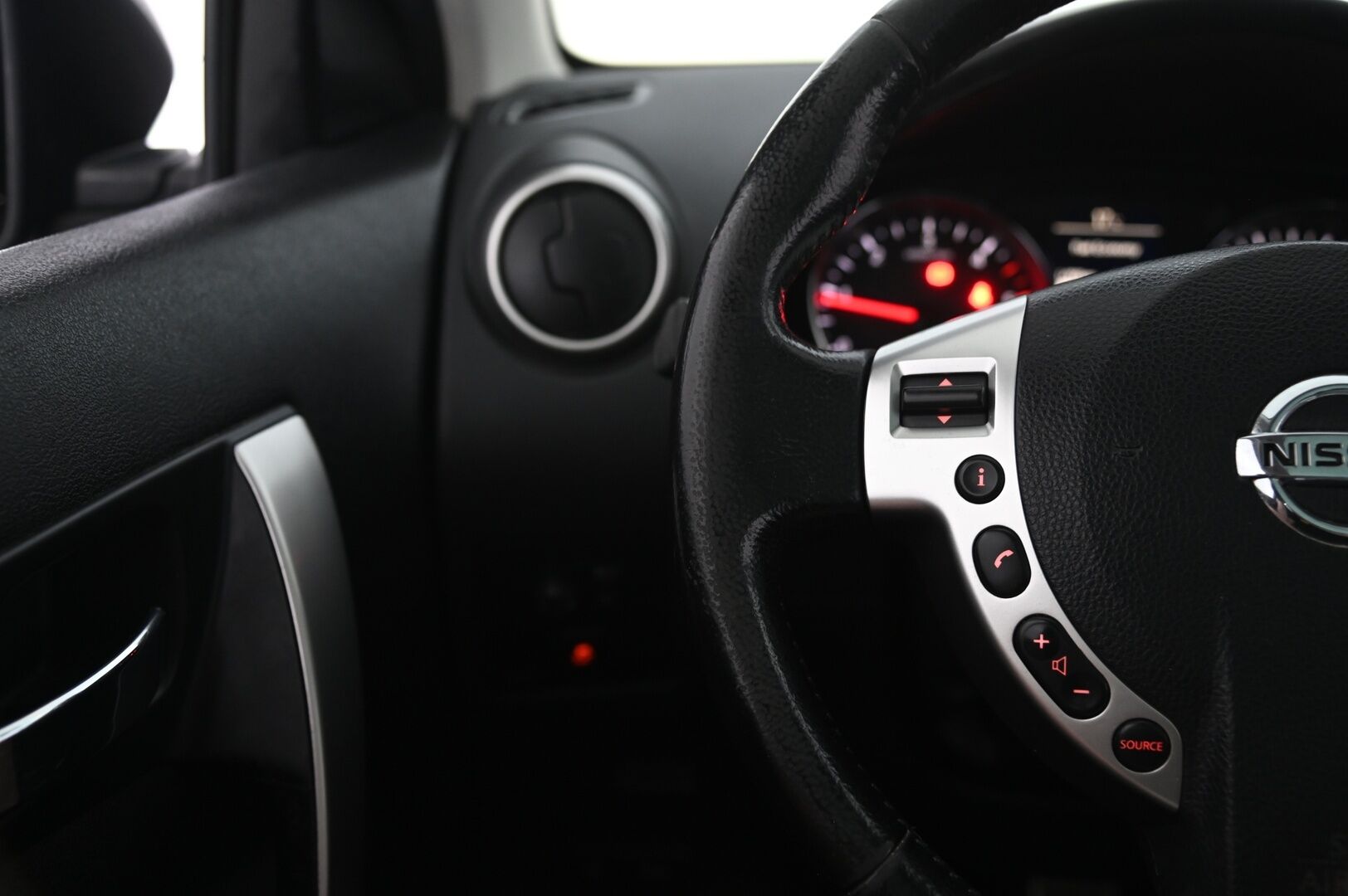 Nissan Qashqai+2 2012 1,6dCi DPF Stop / Start System Tekna 4WD 6M/T 17" MY12 - Myydään Huutokaupat.com
