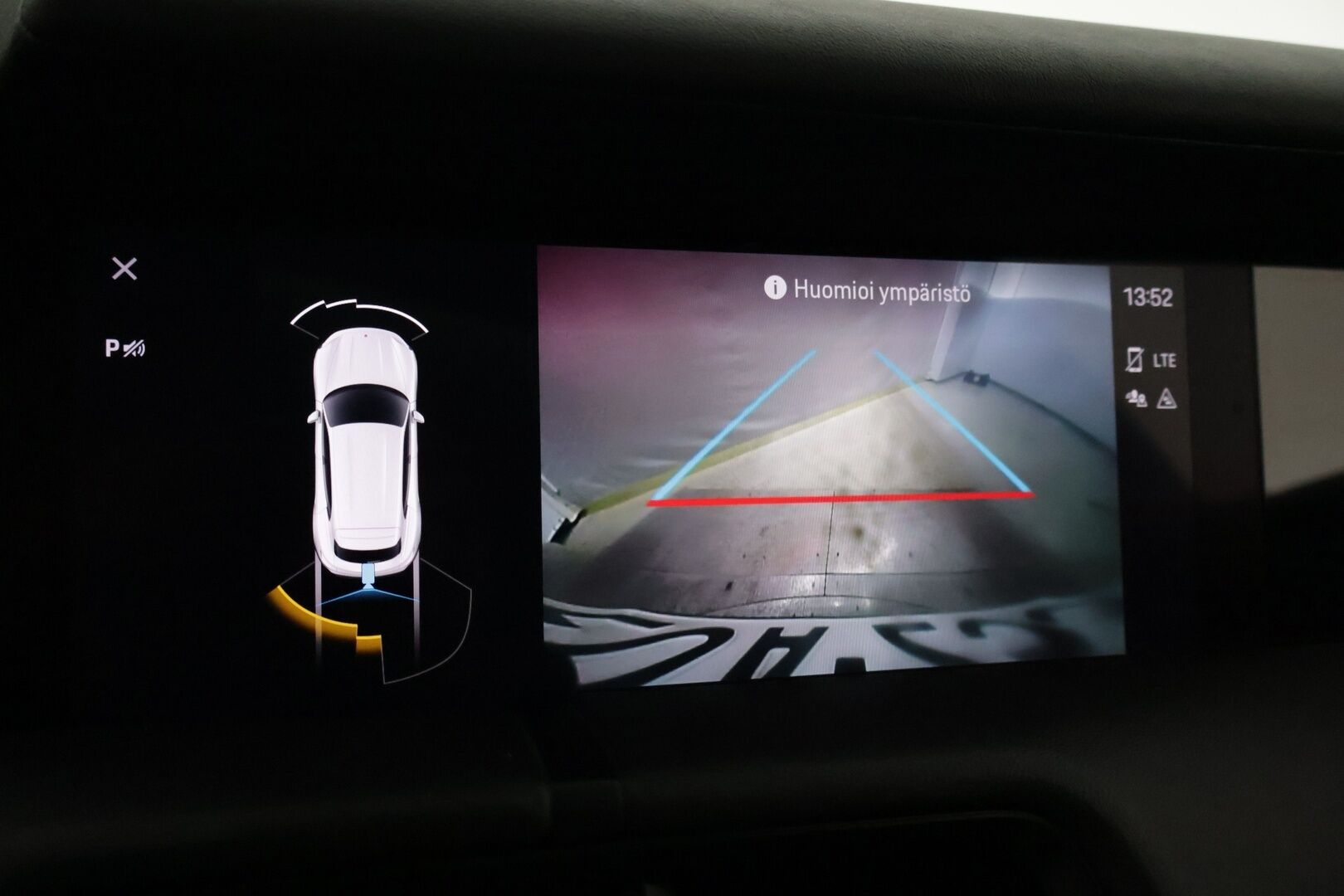 Porsche Taycan 2022 Sport Turismo Advantage Package *1.OM Suomi-auto / ACC / PASM / BOSE /  Lämpöpumppu / Performance Battery Plus / Nahkasisusta* - Merkkihuollettu 3/26 / 14-suuntaiset penkit / 2x Porsche vanteet - HULLUT AVAJAISHULINAT KORKOTARJOUS 3,29 %