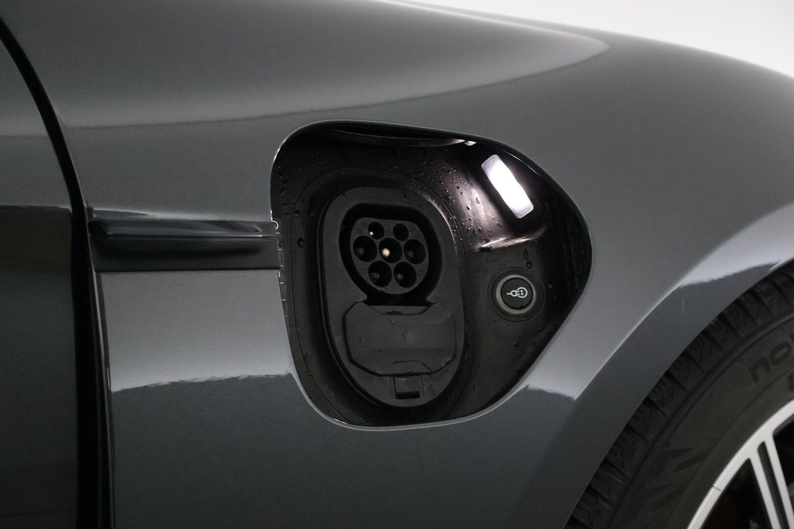 Porsche Taycan 2022 Sport Turismo Advantage Package *1.OM Suomi-auto / ACC / PASM / BOSE /  Lämpöpumppu / Performance Battery Plus / Nahkasisusta* - Merkkihuollettu 3/26 / 14-suuntaiset penkit / 2x Porsche vanteet - HULLUT AVAJAISHULINAT KORKOTARJOUS 3,29 %