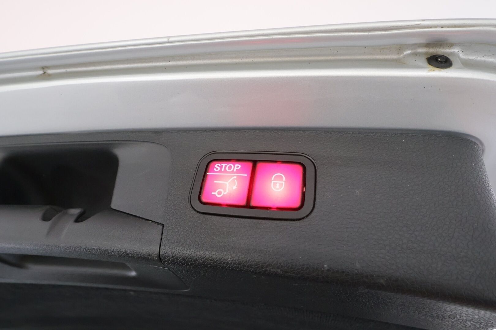 Mercedes-Benz E 2020 300 de T A Business AMG EQ Power * Distronic+ / 360° / HUD / Burmester / Muistipenkit / Panorama / Multibeam / Koukku * - KeylessGo / Kahdet renkaat aluvanteilla / Huippuvarusteet