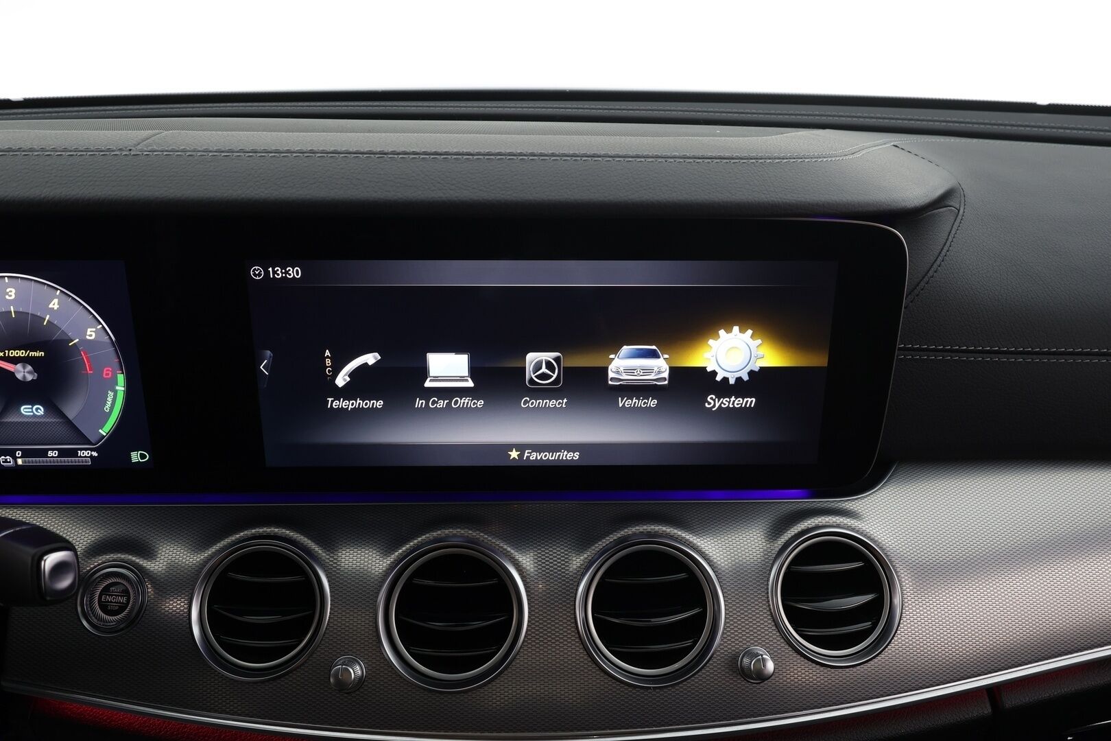 Mercedes-Benz E 2020 300 de T A Business AMG EQ Power * Distronic+ / 360° / HUD / Burmester / Muistipenkit / Panorama / Multibeam / Koukku * - KeylessGo / Kahdet renkaat aluvanteilla / Huippuvarusteet - HULLUT AVAJAISHULINAT KORKOTARJOUS 3,29 %