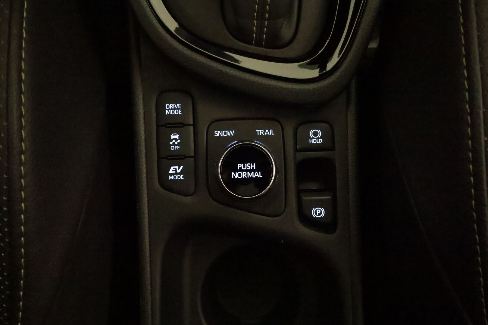 Toyota Yaris Cross 2023 1,5 Hybrid AWD-i Premiere Edition **HUD / JBL / Lasikatto / KeylessGo / Adapt.vakkari / Nahkapenkit / P.kamera** - 3,99 % KORKOTARJOUS TÄHÄN AUTOON - 1.om Suomi-auto / kahdet renkaat aluvanteilla / Merkkihuollettu