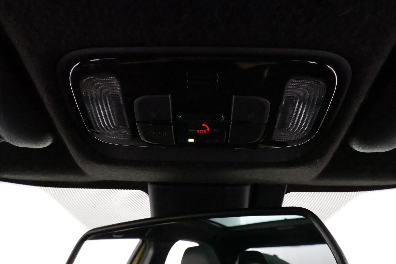 Toyota Yaris Cross 2023 1,5 Hybrid AWD-i Premiere Edition **HUD / JBL / Lasikatto / KeylessGo / Adapt.vakkari / Nahkapenkit / P.kamera** - 3,99 % KORKOTARJOUS TÄHÄN AUTOON - 1.om Suomi-auto / kahdet renkaat aluvanteilla / Merkkihuollettu