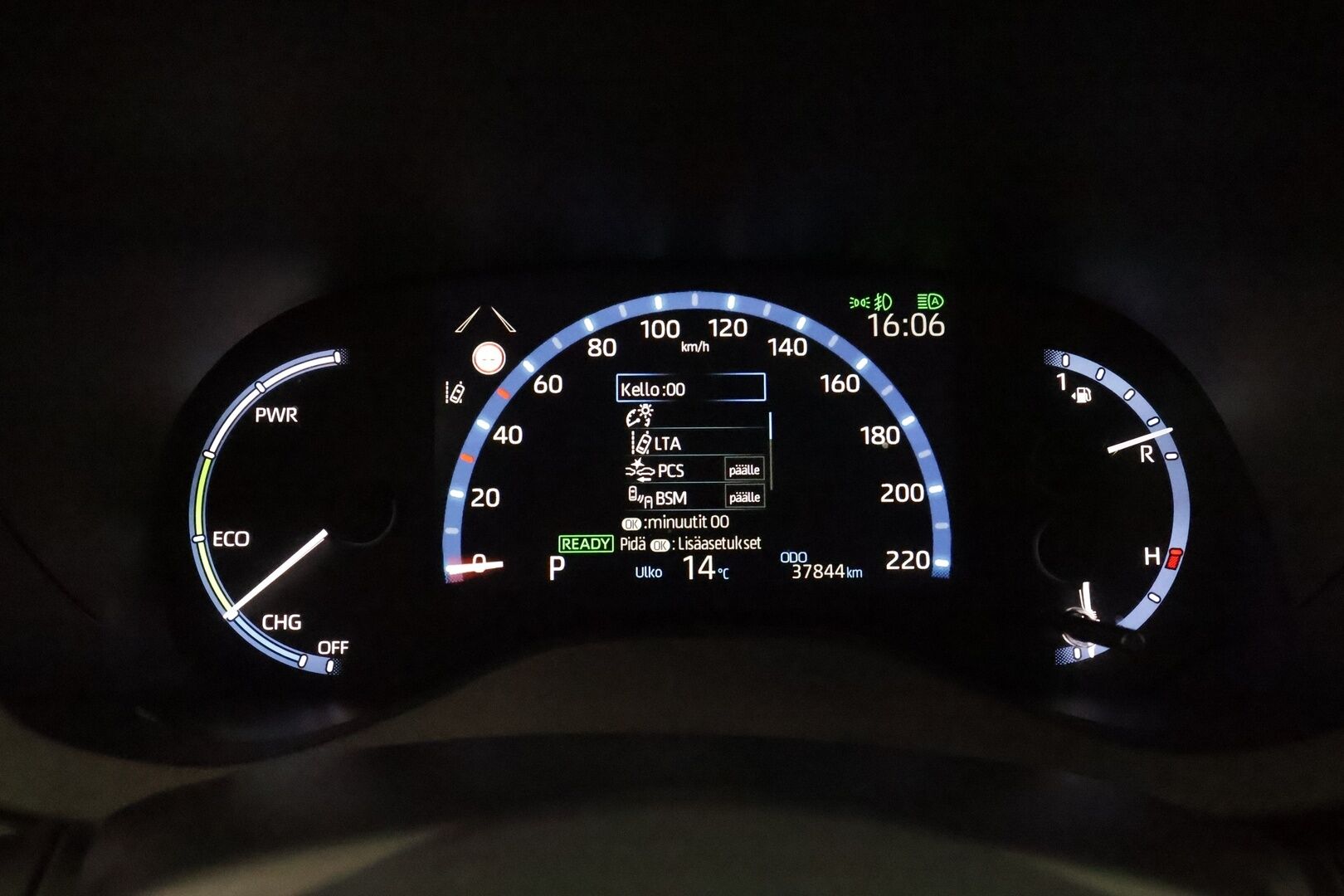 Toyota Yaris Cross 2023 1,5 Hybrid AWD-i Premiere Edition **HUD / JBL / Lasikatto / KeylessGo / Adapt.vakkari / Nahkapenkit / P.kamera** - 3,99 % KORKOTARJOUS TÄHÄN AUTOON - 1.om Suomi-auto / kahdet renkaat aluvanteilla / Merkkihuollettu