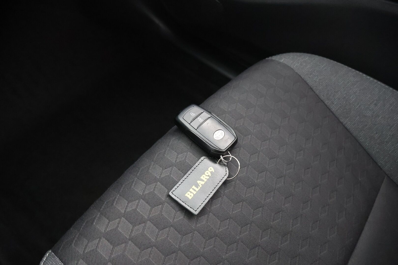Toyota Yaris 2022 1,5 Hybrid Active -  Merkkihuollot | Adapt. Vak | P-kamera | Lohkolämmitin |Suomi-auto | Juuri katsastettu | 2x renkaat