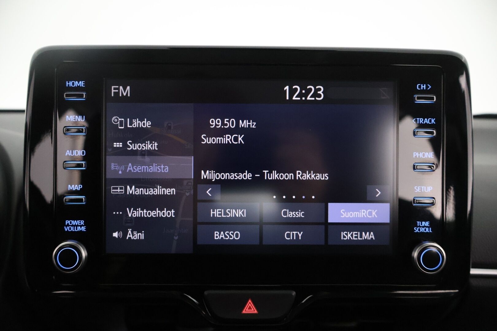 Toyota Yaris 2022 1,5 Hybrid Active -  Merkkihuollot | Adapt. Vak | P-kamera | Lohkolämmitin |Suomi-auto | Juuri katsastettu | 2x renkaat