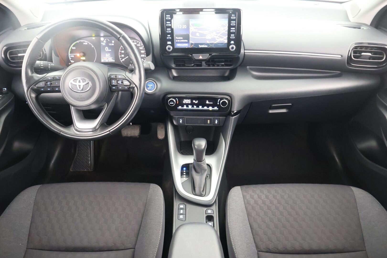 Toyota Yaris 2022 1,5 Hybrid Active -  Merkkihuollot | Adapt. Vak | P-kamera | Lohkolämmitin |Suomi-auto | Juuri katsastettu | 2x renkaat