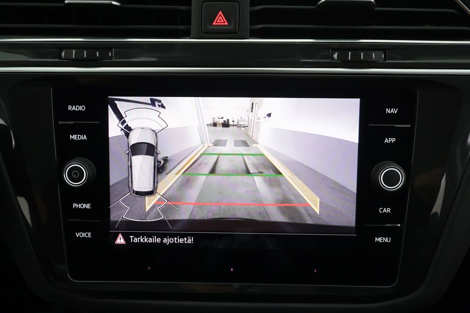 Volkswagen Tiguan 2022 Style Business 2,0 TDI SCR 110 kW 4MOTION DSG * Webasto / Koukku / ACC / Matrix-LED / P.Kamera / Hierovat Sportpenkit * - 1-Om suomi-auto / Kahdet renkaat