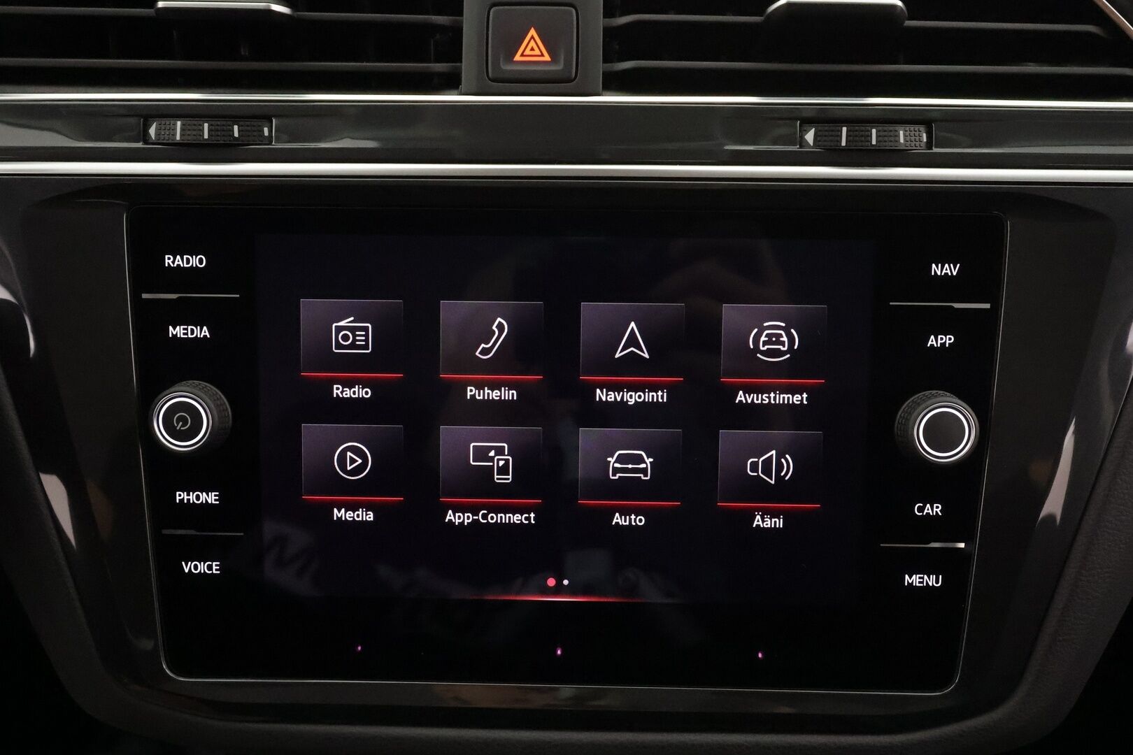 Volkswagen Tiguan 2022 Style Business 2,0 TDI SCR 110 kW 4MOTION DSG * Webasto / Koukku / ACC / Matrix-LED / P.Kamera / Hierovat Sportpenkit * - 1-Om suomi-auto / Kahdet renkaat