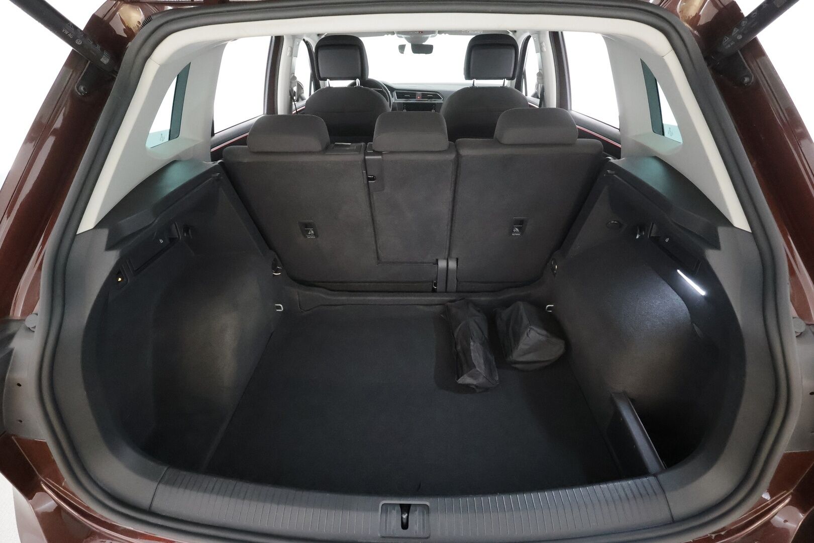 Volkswagen Tiguan 2022 Style Business 2,0 TDI SCR 110 kW 4MOTION DSG * Webasto / Koukku / ACC / Matrix-LED / P.Kamera / Hierovat Sportpenkit * - 1-Om suomi-auto / Kahdet renkaat