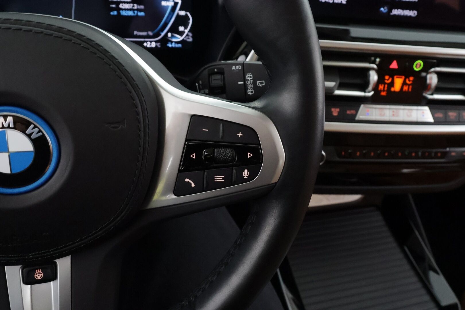 BMW X3 2022 G01 xDrive 30e A Charged Edition * LED / 360° / Sportnahat / Navi / HiFi / Digimittaristo * - HULLU BLACKWEEK 2,49% KORKOTARJOUS - 1-om Suomi-auto / Kahdet renkaat