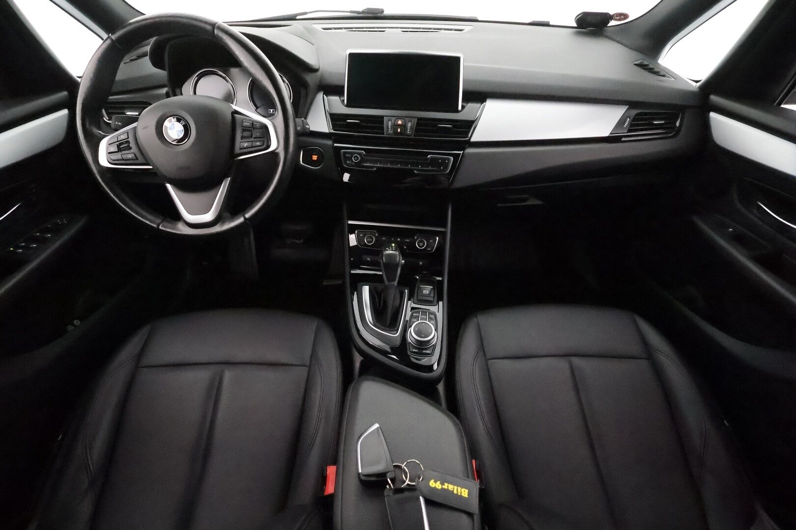 BMW 225 2020 F45 Active Tourer 225xe A ** HUD / P.kamera / LED-valot / Navi / Nahkaverhoilu ** - Kahdet Renkaat / Akku Kuntotarkistettu!