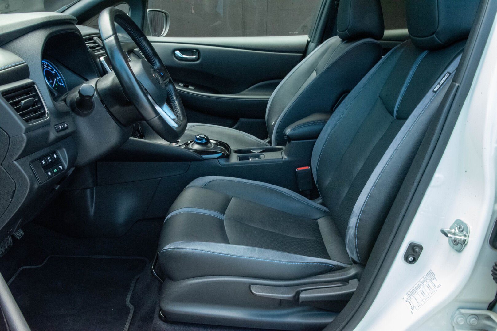 NISSAN LEAF 2019 40kWh Tekna - | 360° Kamera | ACC | Katveavustin | Pysäköintitutkat | Lämmitettävä ratti |