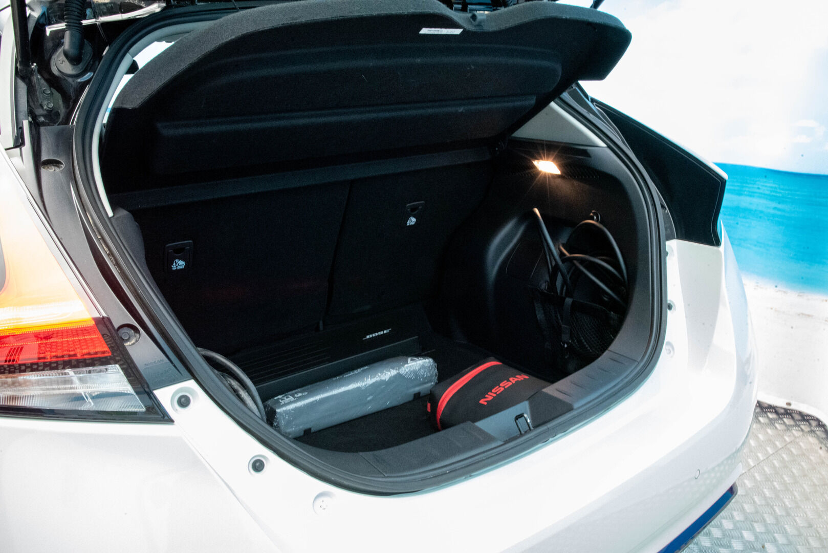 NISSAN LEAF 2019 40kWh Tekna - | 360° Kamera | ACC | Katveavustin | Pysäköintitutkat | Lämmitettävä ratti |