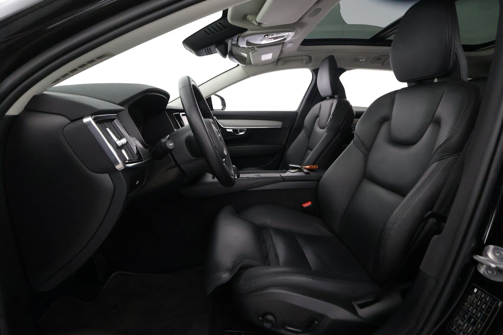 Volvo V90 2023 B4 MHEV Business Plus Bright aut - | Webasto | Koukku | ACC | Panorama | Full-LED | P.Kamera | Sporttinahat Muistilla | Navi | Kaistavahti | Keyless | Digimittaristo | Apple&Android  |1-om Suomi-auto | Kahdet renkaat | - KORKO VAIN 3,99 %