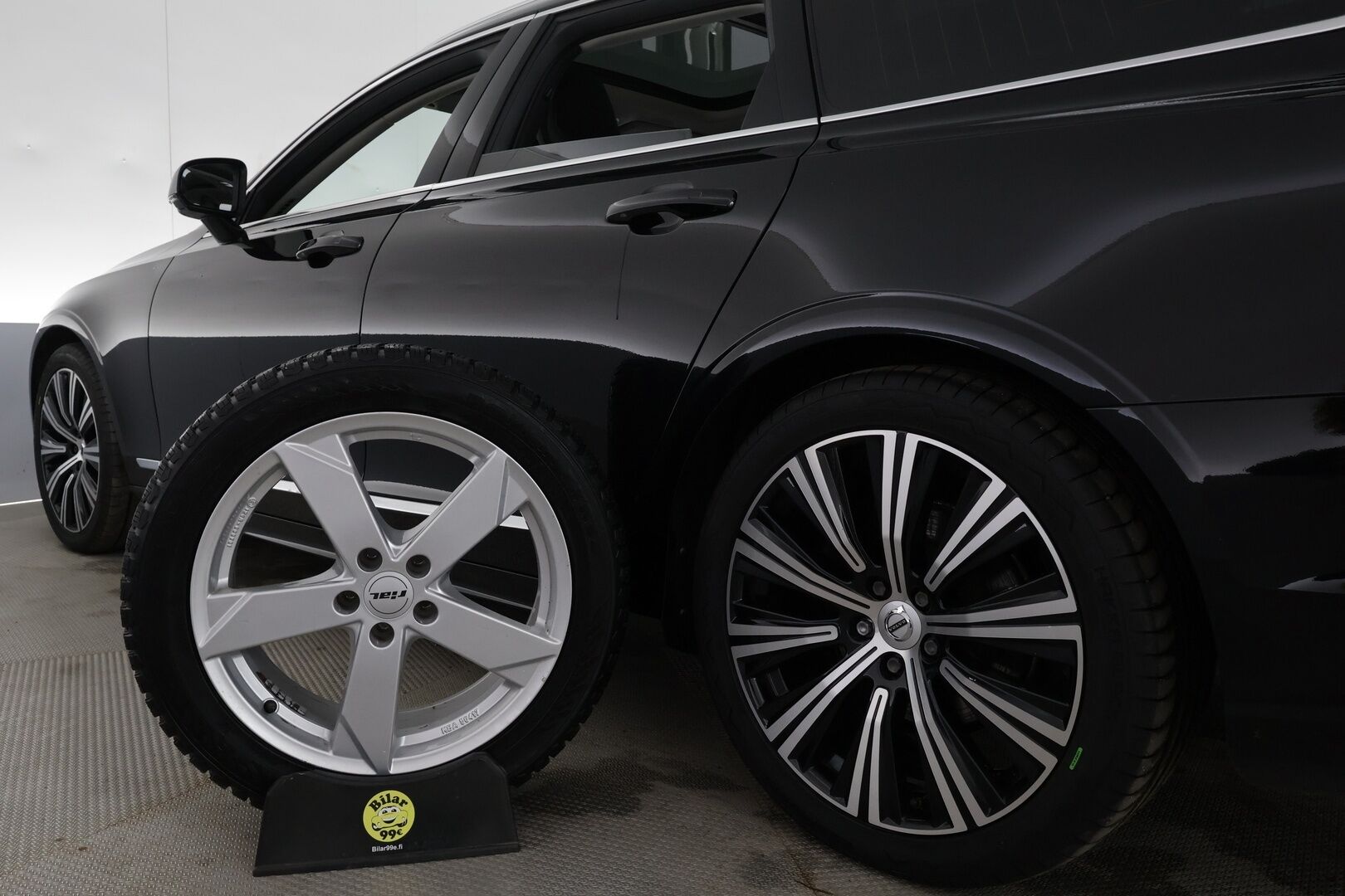 Volvo V90 2023 B4 MHEV Business Plus Bright aut - | Webasto | Koukku | ACC | Panorama | Full-LED | P.Kamera | Sporttinahat Muistilla | Navi | Kaistavahti | Keyless | Digimittaristo | Apple&Android  |1-om Suomi-auto | Kahdet renkaat | - KORKO VAIN 3,99 %