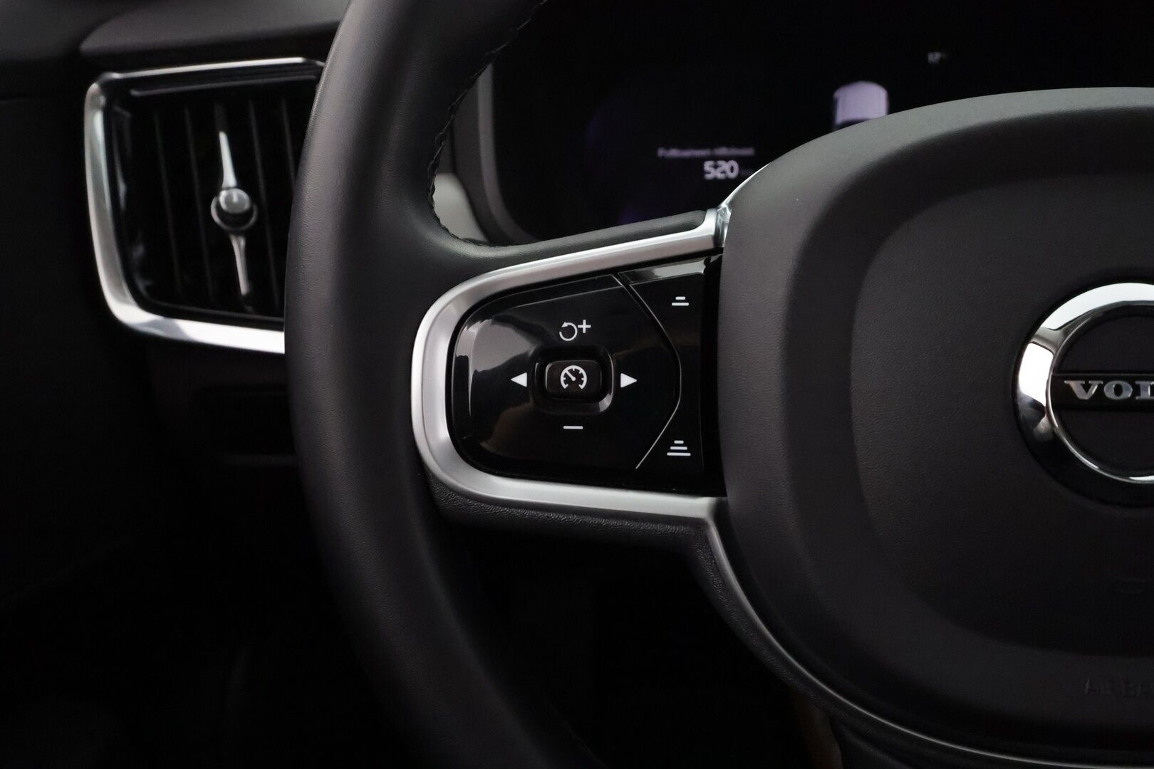 Volvo V90 2023 B4 MHEV Business Plus Bright aut - | Webasto | Koukku | ACC | Panorama | Full-LED | P.Kamera | Sporttinahat Muistilla | Navi | Kaistavahti | Keyless | Digimittaristo | Apple&Android  |1-om Suomi-auto | Kahdet renkaat |