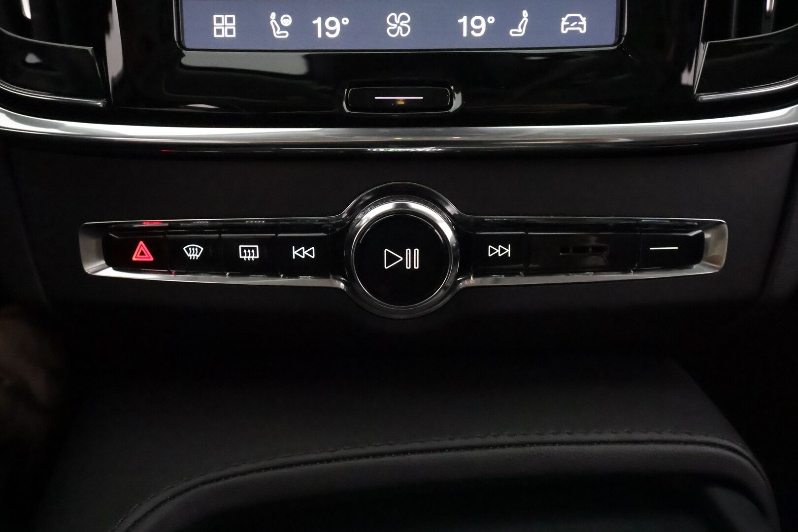 Volvo V90 2023 B4 MHEV Business Plus Bright aut - | Webasto | Koukku | ACC | Panorama | Full-LED | P.Kamera | Sporttinahat Muistilla | Navi | Kaistavahti | Keyless | Digimittaristo | Apple&Android  |1-om Suomi-auto | Kahdet renkaat |