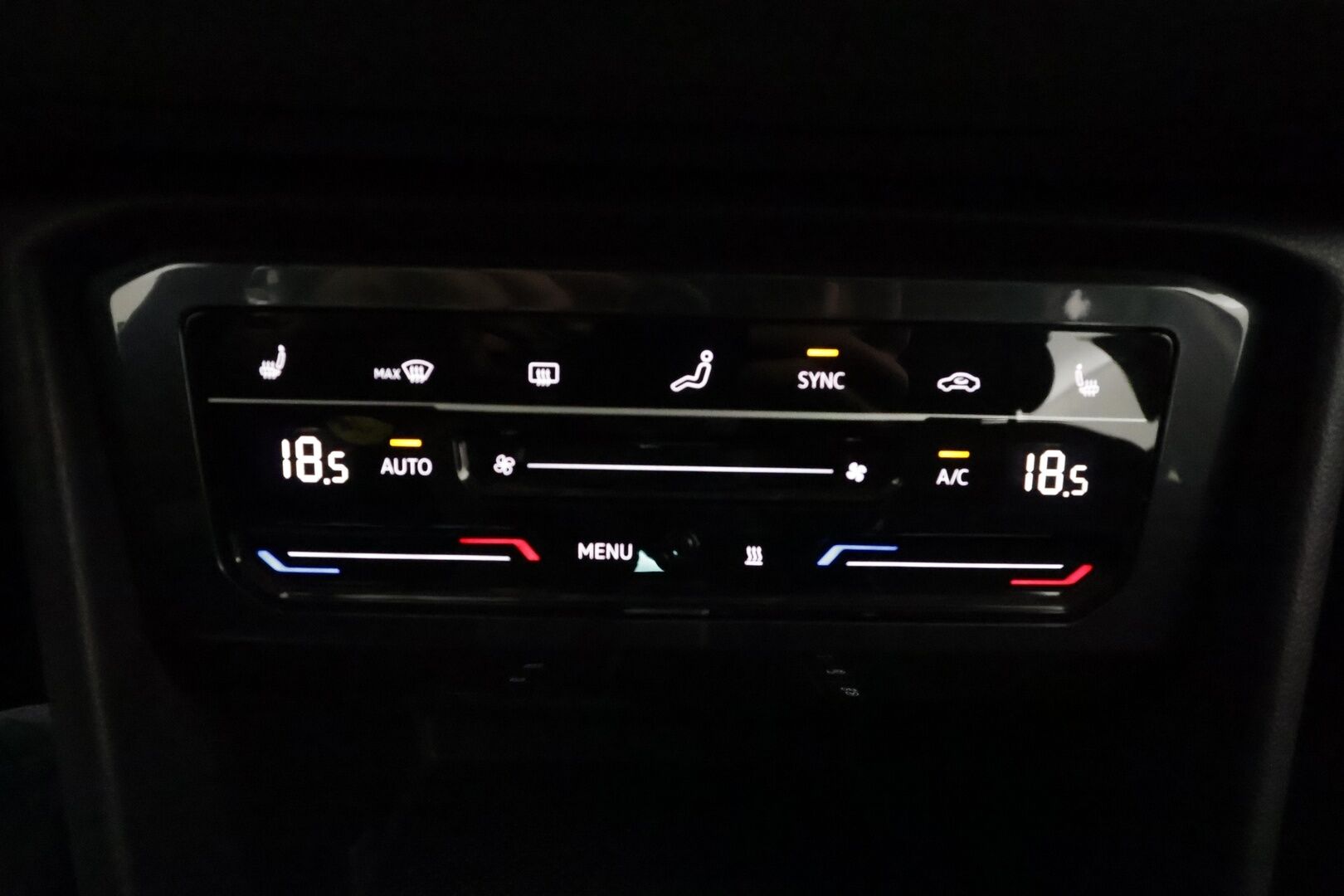 Volkswagen Tiguan 2022 Style 1,5TSI Business 110 kW DSG / 1.Om Suomi-auto / Webasto / Adapt.vakkari / iQ.Light / P.kamera / Koukku - Digimittari / KeyLessGo / Kahdet hyvät renkaat