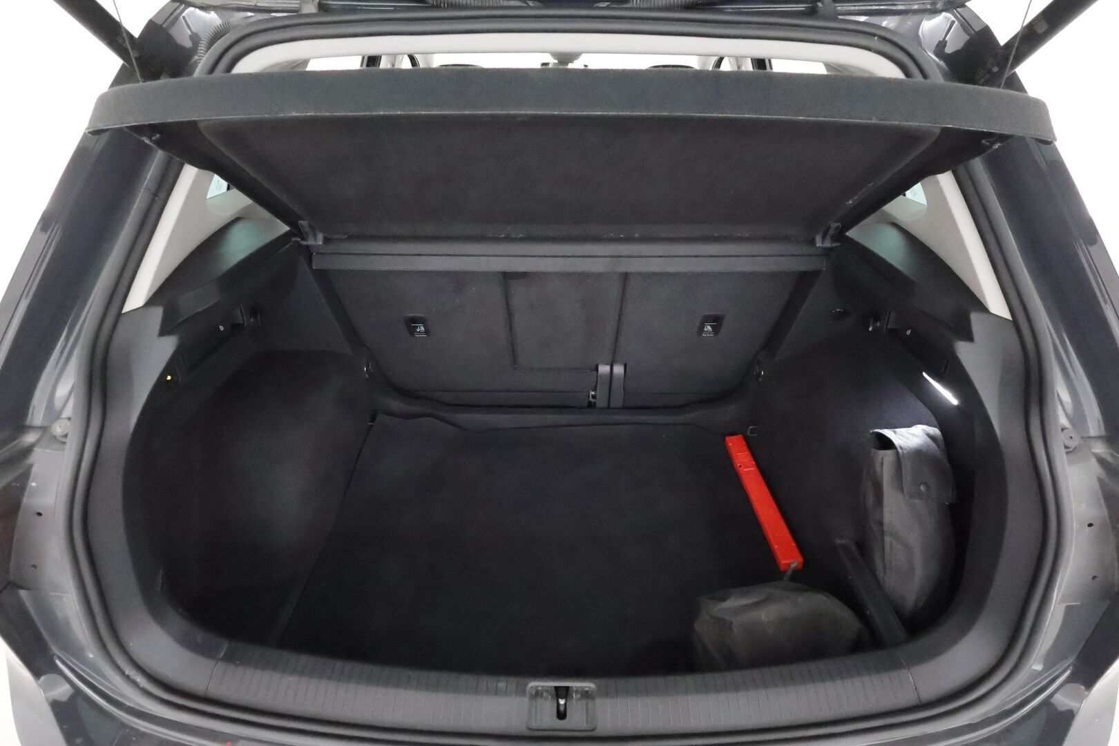 Volkswagen Tiguan 2022 Style 1,5TSI Business 110 kW DSG / 1.Om Suomi-auto / Webasto / Adapt.vakkari / iQ.Light / P.kamera / Koukku - Digimittari / KeyLessGo / Kahdet hyvät renkaat