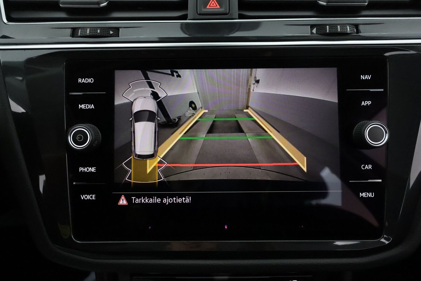 Volkswagen Tiguan 2022 Style 1,5TSI Business 110 kW DSG / 1.Om Suomi-auto / Webasto / Adapt.vakkari / iQ.Light / P.kamera / Koukku - Digimittari / KeyLessGo / Kahdet hyvät renkaat
