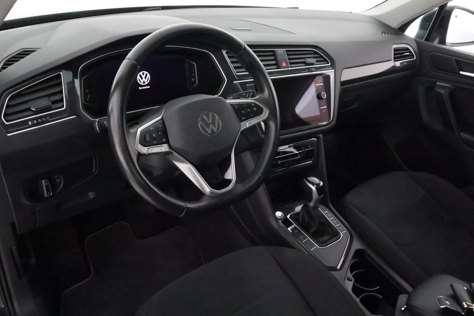Volkswagen Tiguan 2022 Style 1,5TSI Business 110 kW DSG / 1.Om Suomi-auto / Webasto / Adapt.vakkari / iQ.Light / P.kamera / Koukku - Digimittari / KeyLessGo / Kahdet hyvät renkaat