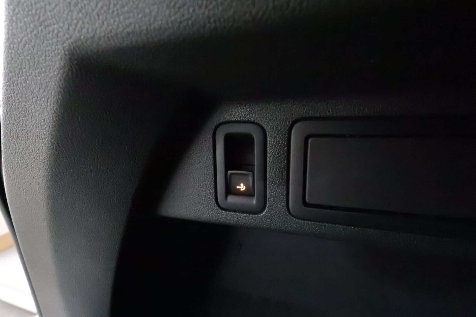 Volkswagen Tiguan 2022 Style Business 1,5 TSI 110 kW DSG **Webasto / Koukku / ACC / Matrix-LED / P.Kamera / Kaistavahti / KeylessGO** - 1-om Suomi-auto / Kahdet Renkaat