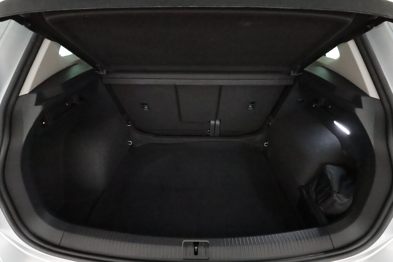 Volkswagen Tiguan 2022 Style Business 1,5 TSI 110 kW DSG **Webasto / Koukku / ACC / Matrix-LED / P.Kamera / Kaistavahti / KeylessGO** - 1-om Suomi-auto / Kahdet Renkaat