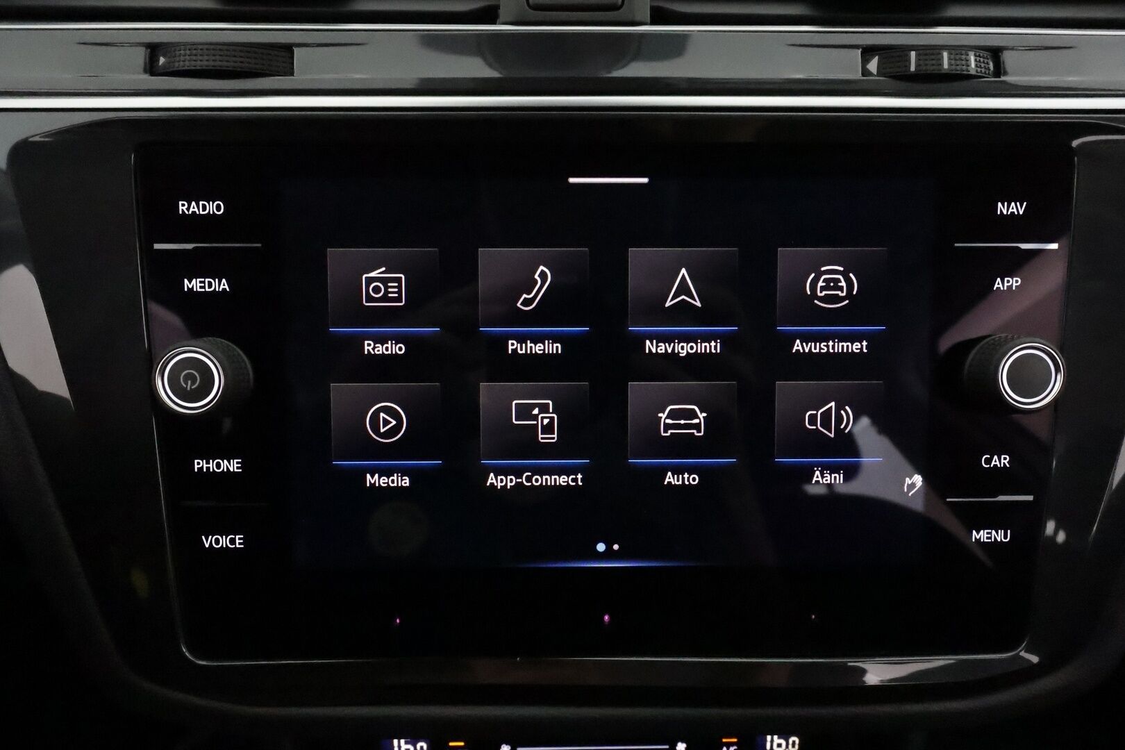 Volkswagen Tiguan 2022 Style Business 1,5 TSI 110 kW DSG **Webasto / Koukku / ACC / Matrix-LED / P.Kamera / Kaistavahti / KeylessGO** - 1-om Suomi-auto / Kahdet Renkaat