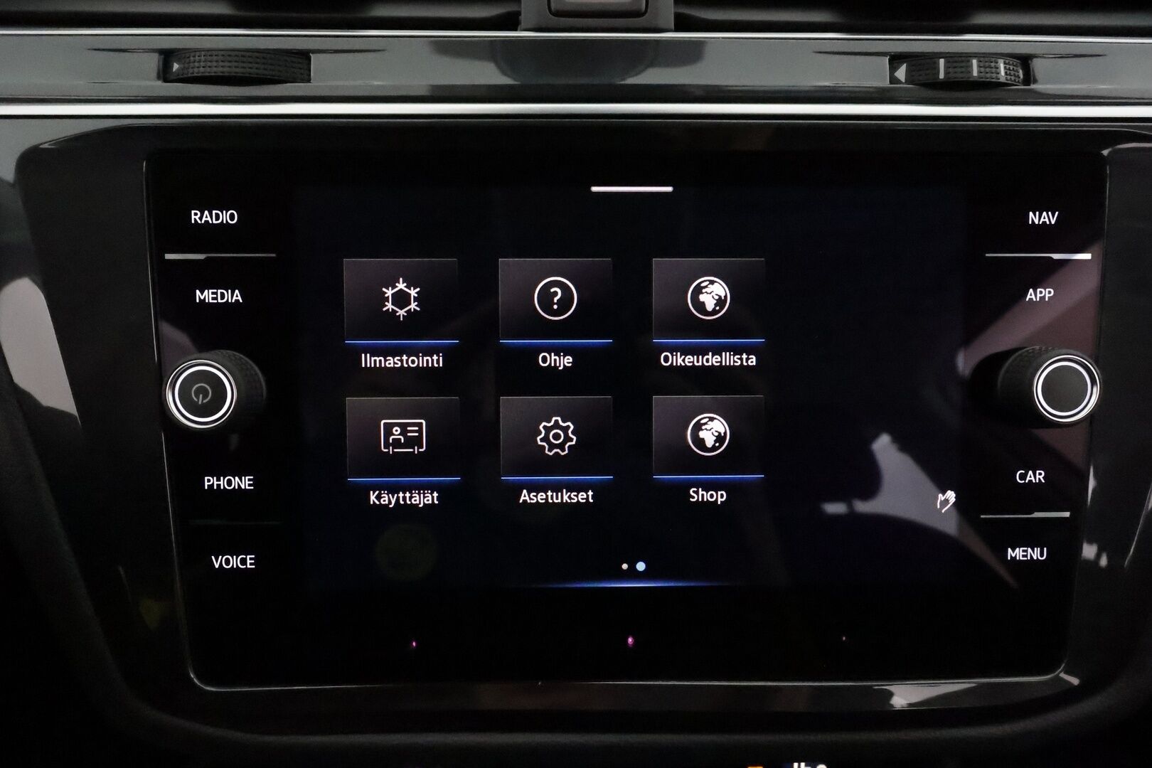 Volkswagen Tiguan 2022 Style Business 1,5 TSI 110 kW DSG **Webasto / Koukku / ACC / Matrix-LED / P.Kamera / Kaistavahti / KeylessGO** - 1-om Suomi-auto / Kahdet Renkaat