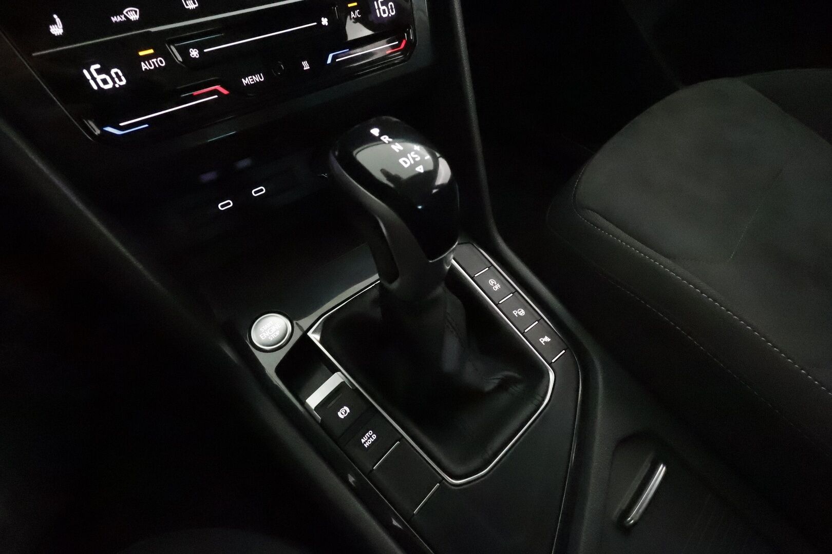 Volkswagen Tiguan 2022 Style Business 1,5 TSI 110 kW DSG **Webasto / Koukku / ACC / Matrix-LED / P.Kamera / Kaistavahti / KeylessGO** - 1-om Suomi-auto / Kahdet Renkaat