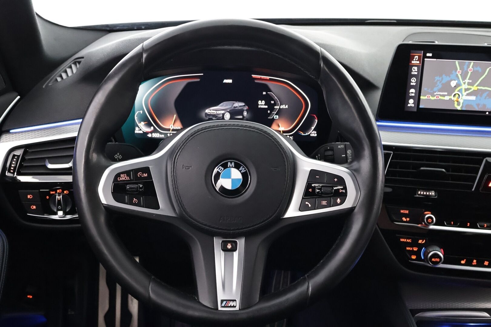 BMW 520 2020 G31 Touring 520d A xDrive M Sport MHEV - Webasto | Display Key | HiFi | Peruutuskamera | Vetokoukku | Sporttipenkit | Kangas-Alcantara | Navi | Juuri tullut Tampereelle!