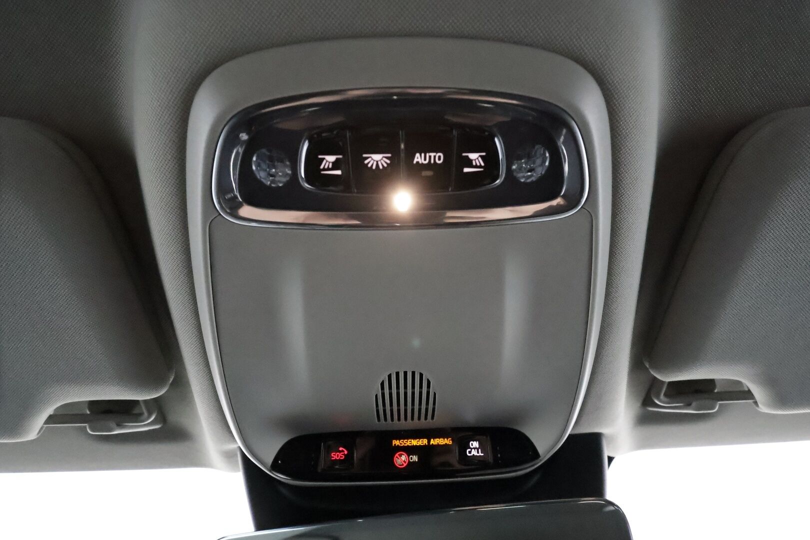 Volvo V90 2019 D4 AWD Momentum **Merkkihuollettu / Webasto / Adapt. vakkari / P.kamera / VOC / Koukku / Kaistavahti**