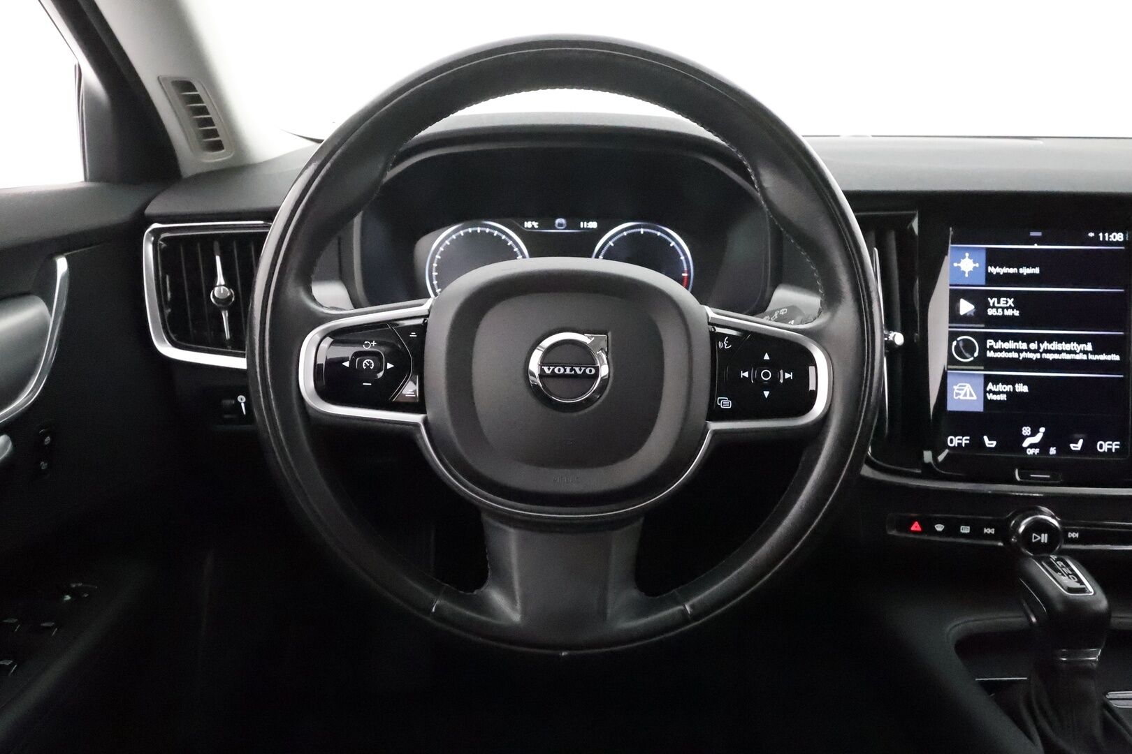 Volvo V90 2019 D4 AWD Momentum **Merkkihuollettu / Webasto / Adapt. vakkari / P.kamera / VOC / Koukku / Kaistavahti**