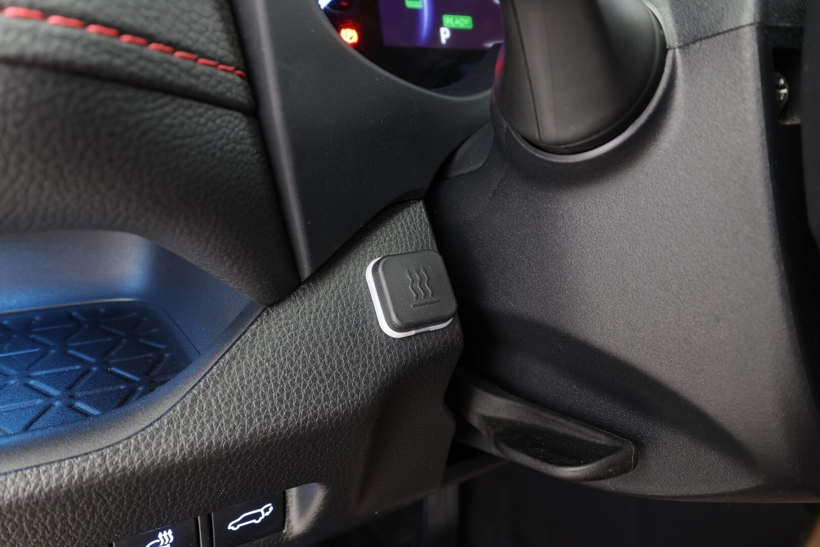 Toyota RAV4 Plug-in 2022 Hybrid 2,5 AWD-i Active Business Edition - | ACC | ILP | Webasto | Koukku | LTA | BSM | RSA | Navi | Keyless | P.kamera | Apple & Android | Lämm. ratti | Merkkihuollot | 2x renkaat aluin |