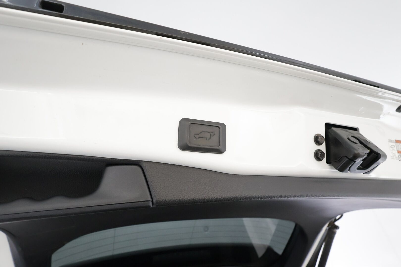 Toyota RAV4 Plug-in 2022 Hybrid 2,5 AWD-i Active Business Edition - | ACC | ILP | Webasto | Koukku | LTA | BSM | RSA | Navi | Keyless | P.kamera | Apple & Android | Lämm. ratti | Merkkihuollot | 2x renkaat aluin |