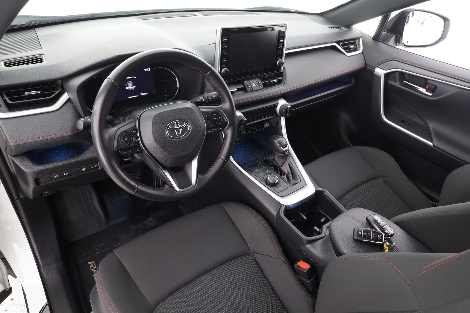 Toyota RAV4 Plug-in 2022 Hybrid 2,5 AWD-i Active Business Edition - | ACC | ILP | Webasto | Koukku | LTA | BSM | RSA | Navi | Keyless | P.kamera | Apple & Android | Lämm. ratti | Merkkihuollot | 2x renkaat aluin |