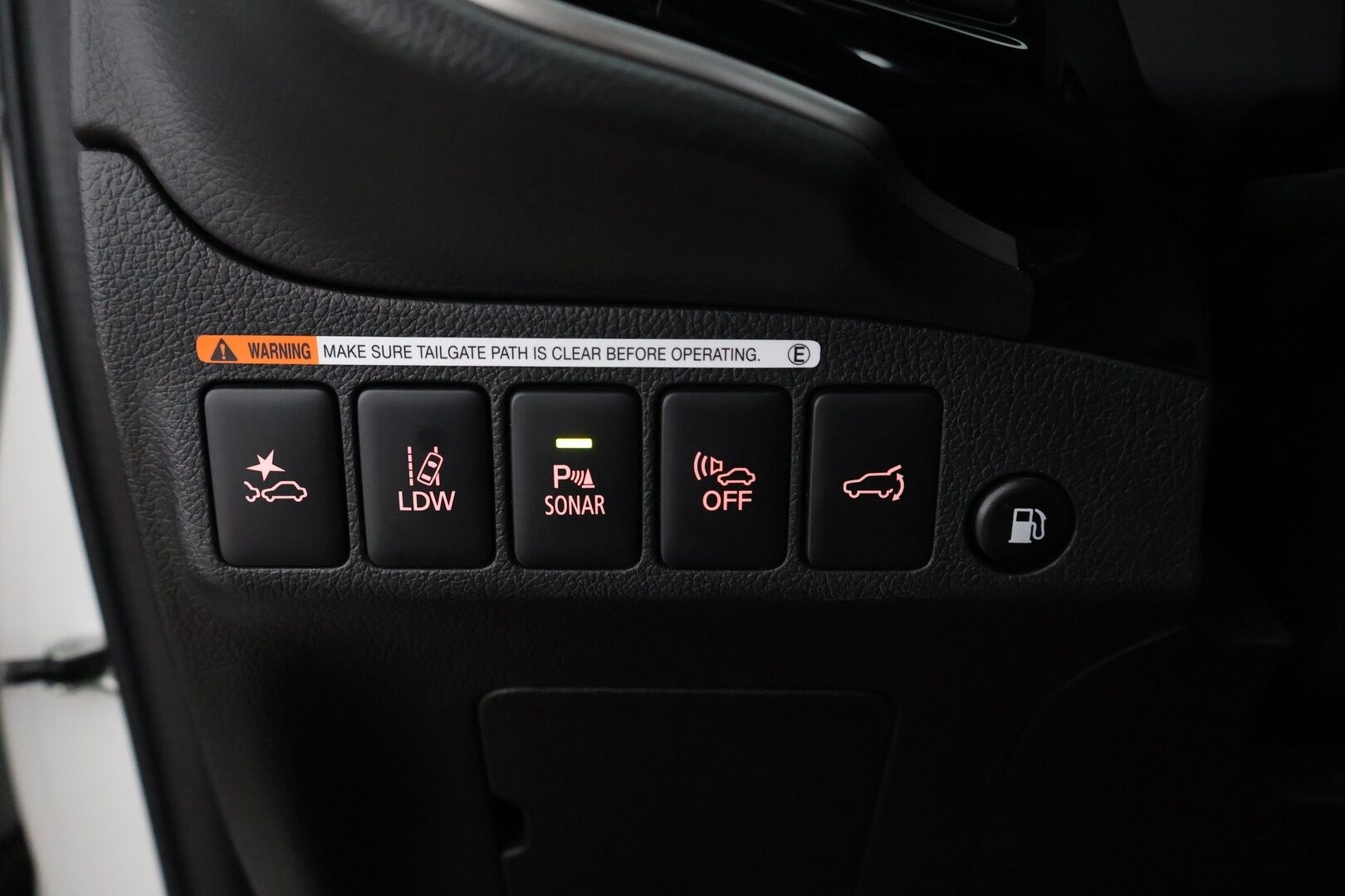 Mitsubishi Outlander PHEV 2020 Business 4WD 5P - Adapt.Vakkari / Power Sound / 360-Kamera / Vetokoukku / LED / Vaalea Nahkasisusta / KeylessGo / Supervarusteet!