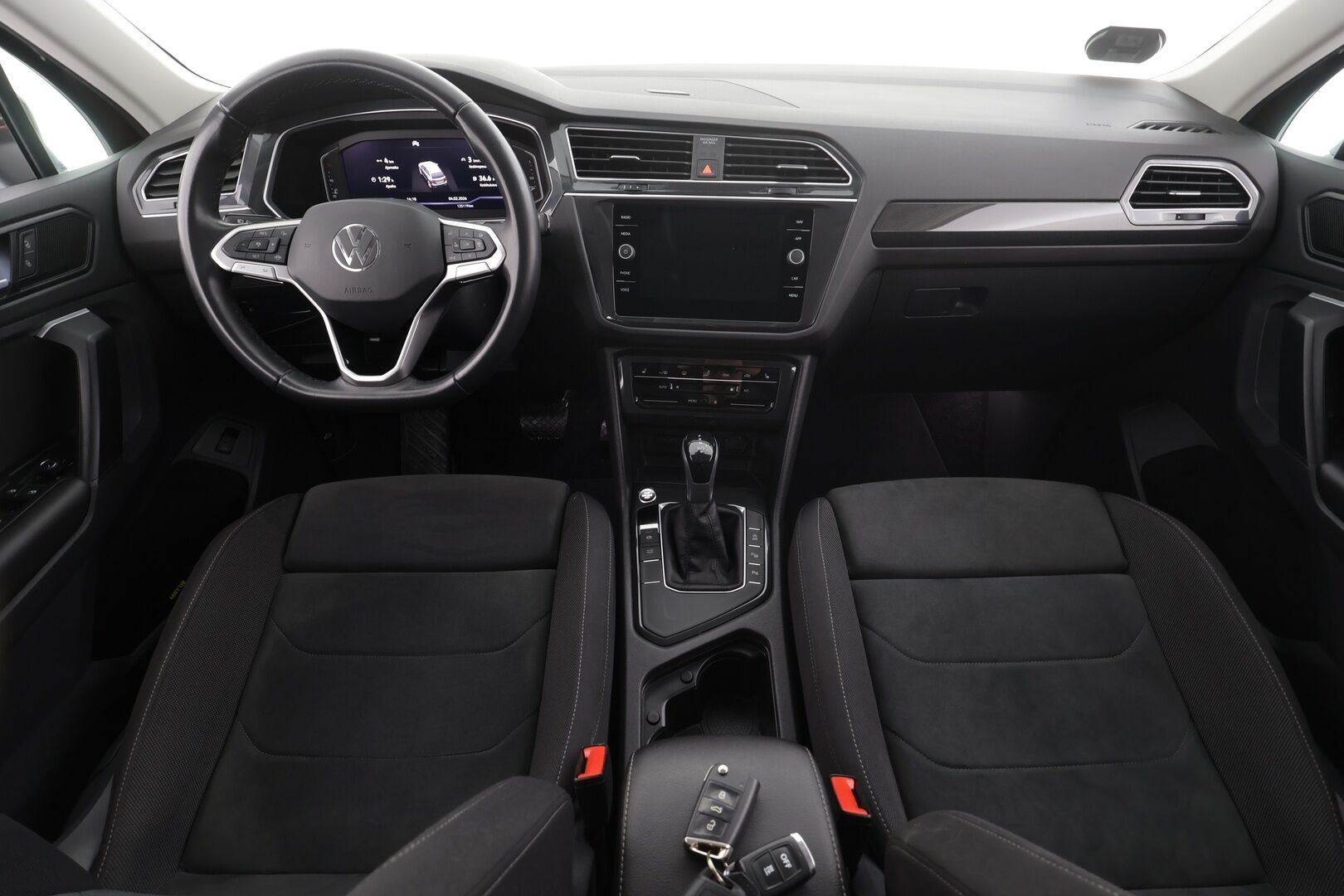 Volkswagen Tiguan 2022 Style 1,5 TSI 110 kW DSG * Webasto / Koukku / ACC / Matrix-LED / P.kamera / Hierovat Sportpenkit * - 1.om Suomi-auto / Seuraava katsastus vasta 02/28!*