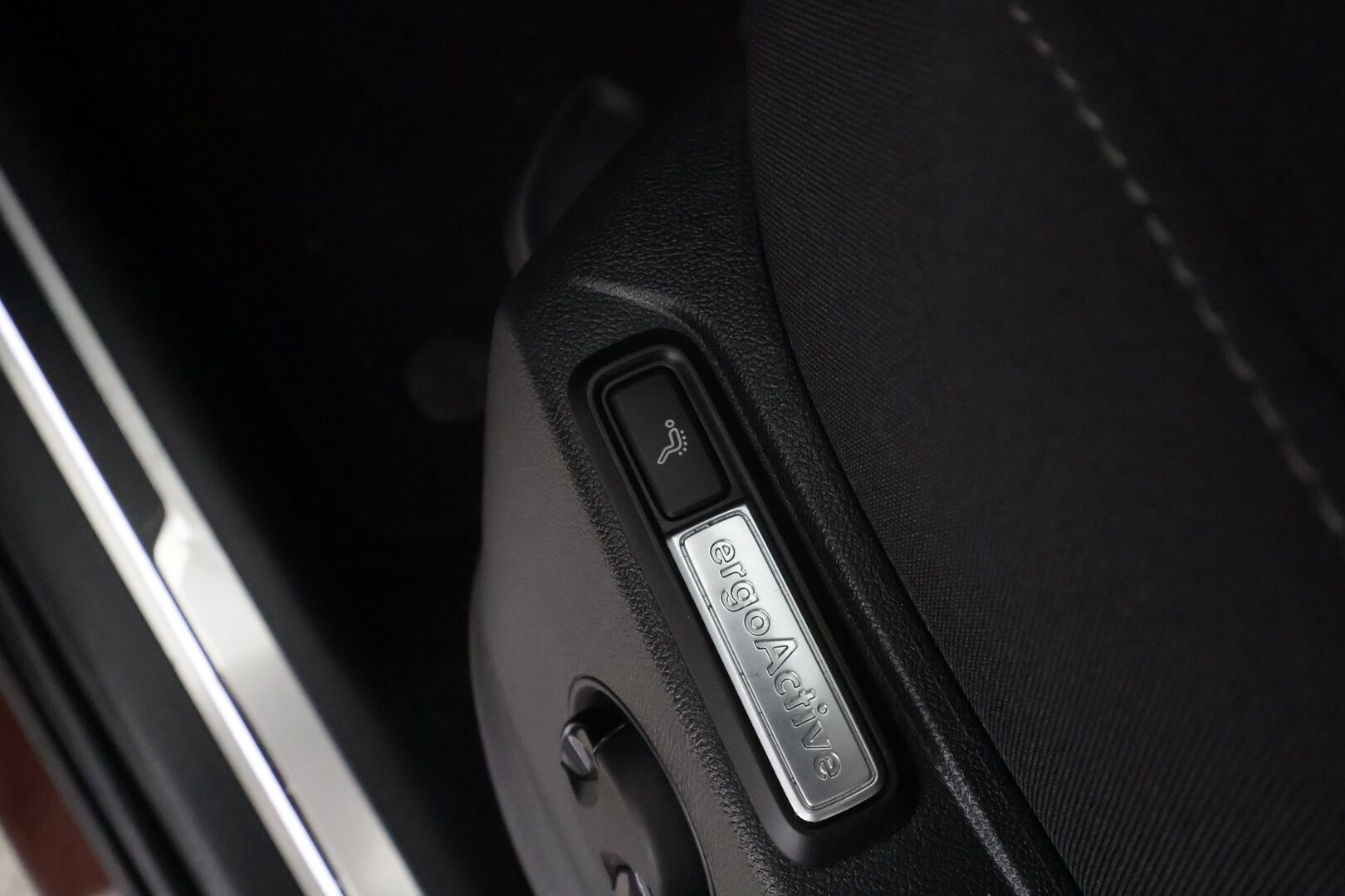 Volkswagen Tiguan 2022 Style 1,5 TSI 110 kW DSG * Webasto / Koukku / ACC / Matrix-LED / P.kamera / Hierovat Sportpenkit * - 1.om Suomi-auto / Seuraava katsastus vasta 02/28!*