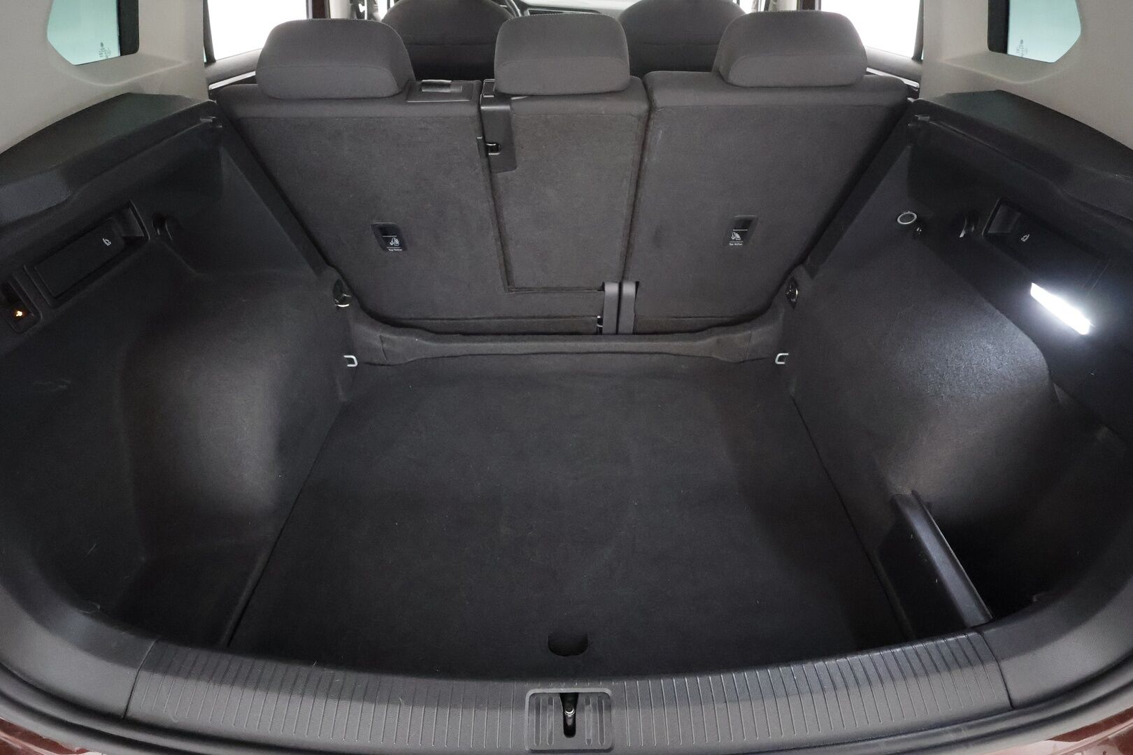 Volkswagen Tiguan 2022 Style 1,5 TSI 110 kW DSG * Webasto / Koukku / ACC / Matrix-LED / P.kamera / Hierovat Sportpenkit * - 1.om Suomi-auto / Seuraava katsastus vasta 02/28!*