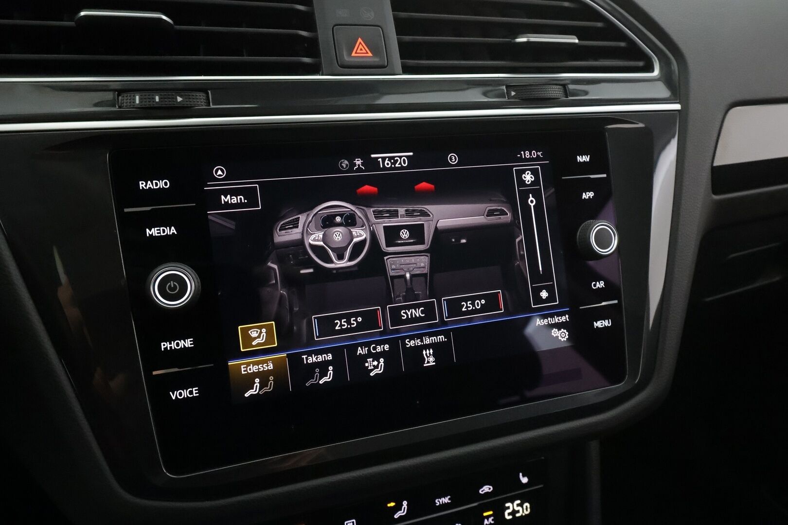 Volkswagen Tiguan 2022 Style 1,5 TSI 110 kW DSG * Webasto / Koukku / ACC / Matrix-LED / P.kamera / Hierovat Sportpenkit * - 1.om Suomi-auto / Kahdet renkaat aluvanteilla