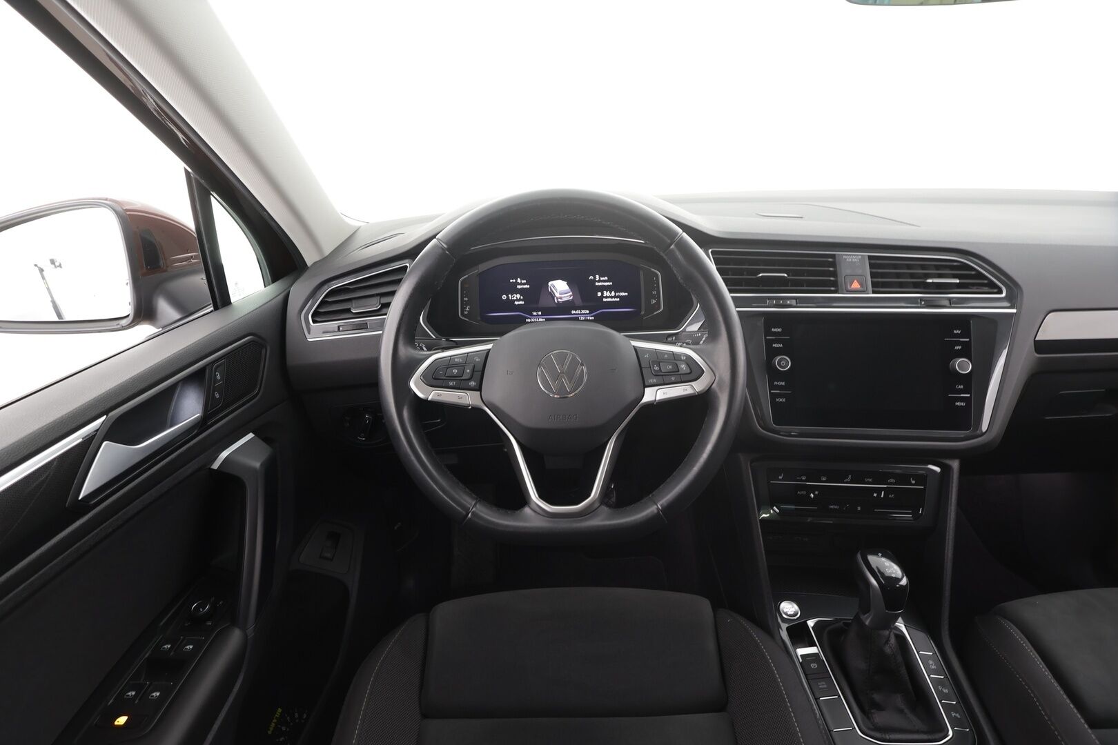 Volkswagen Tiguan 2022 Style 1,5 TSI 110 kW DSG * Webasto / Koukku / ACC / Matrix-LED / P.kamera / Hierovat Sportpenkit * - 1.om Suomi-auto / Seuraava katsastus vasta 02/28!*