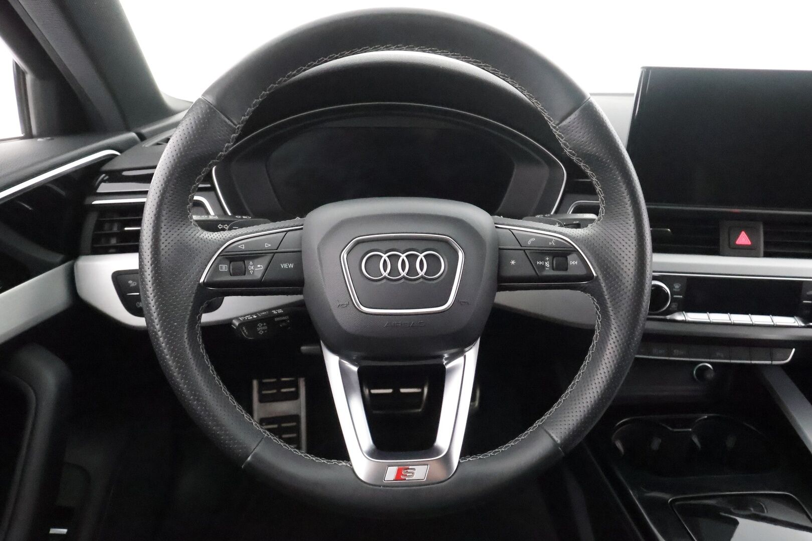 Audi A4 2022 Avant Business 40 TFSI 150 kW MHEV quattro S tronic - | ACC | PA-Lisälämmitin | Matrix-LED | P.Kamera | Digimittaristo | Puolinahat Sporttipenkit | 1.Om Suomi-auto | Kahdet Renkaat |