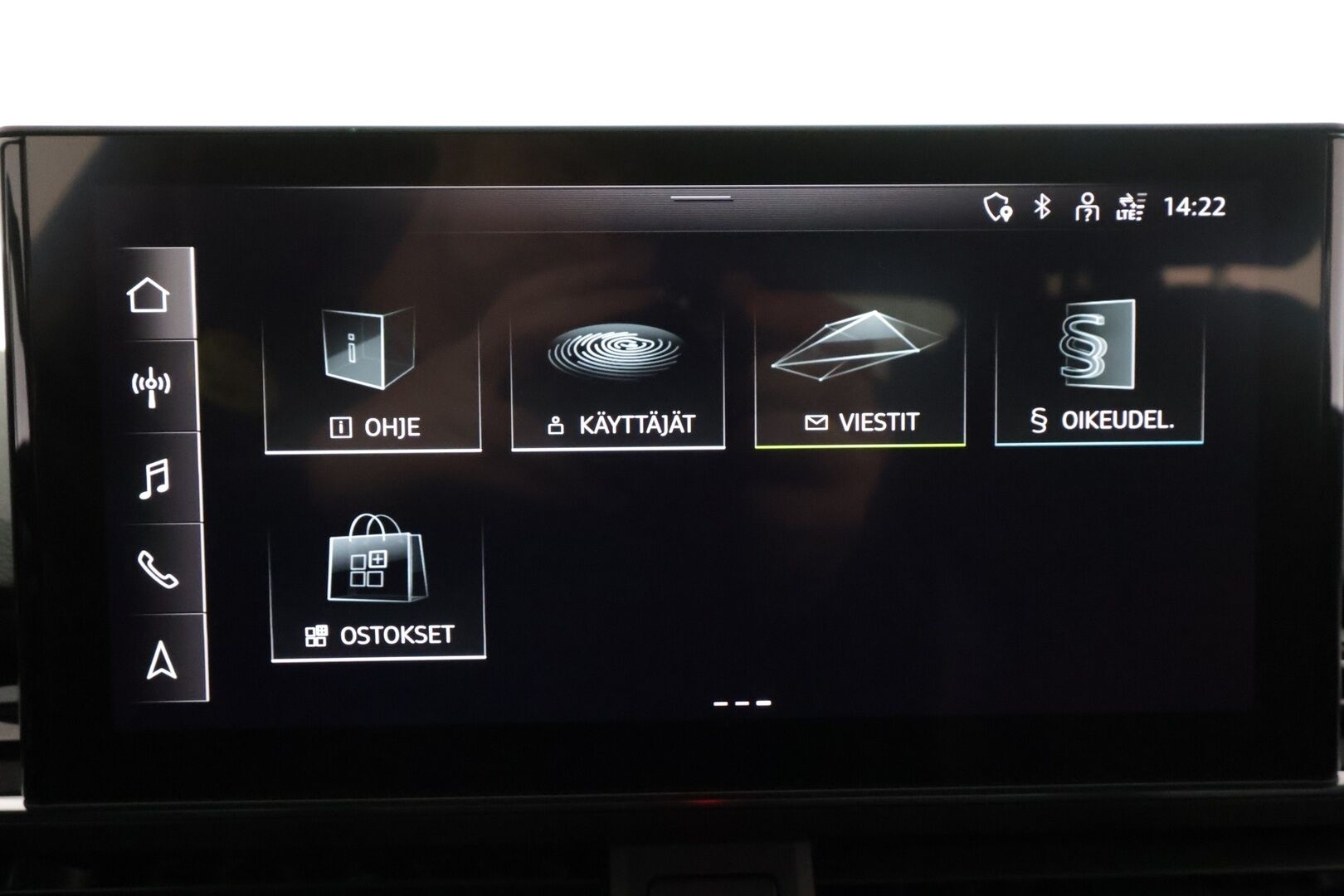 Audi A4 2022 Avant Business 40 TFSI 150 kW MHEV quattro S tronic - | ACC | PA-Lisälämmitin | Matrix-LED | P.Kamera | Digimittaristo | Puolinahat Sporttipenkit | 1.Om Suomi-auto | Kahdet Renkaat |