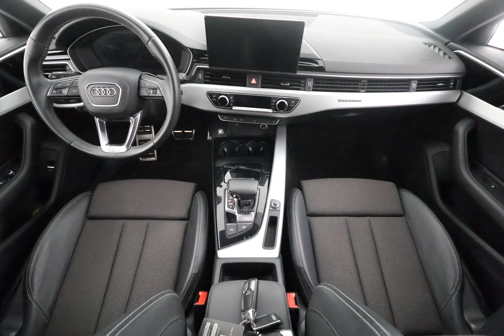 Audi A4 2022 Avant Business 40 TFSI 150 kW MHEV quattro S tronic - | ACC | PA-Lisälämmitin | Matrix-LED | P.Kamera | Digimittaristo | Puolinahat Sporttipenkit | 1.Om Suomi-auto | Kahdet Renkaat |