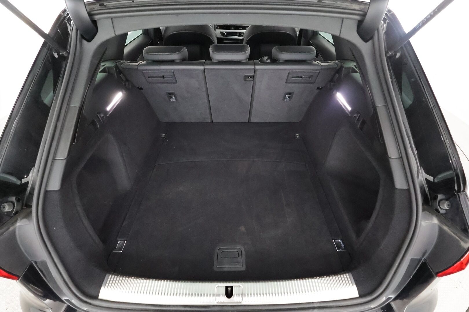 Audi A4 2022 Avant Business 40 TFSI 150 kW MHEV quattro S tronic - | ACC | PA-Lisälämmitin | Matrix-LED | P.Kamera | Digimittaristo | Puolinahat Sporttipenkit | 1.Om Suomi-auto | Kahdet Renkaat |
